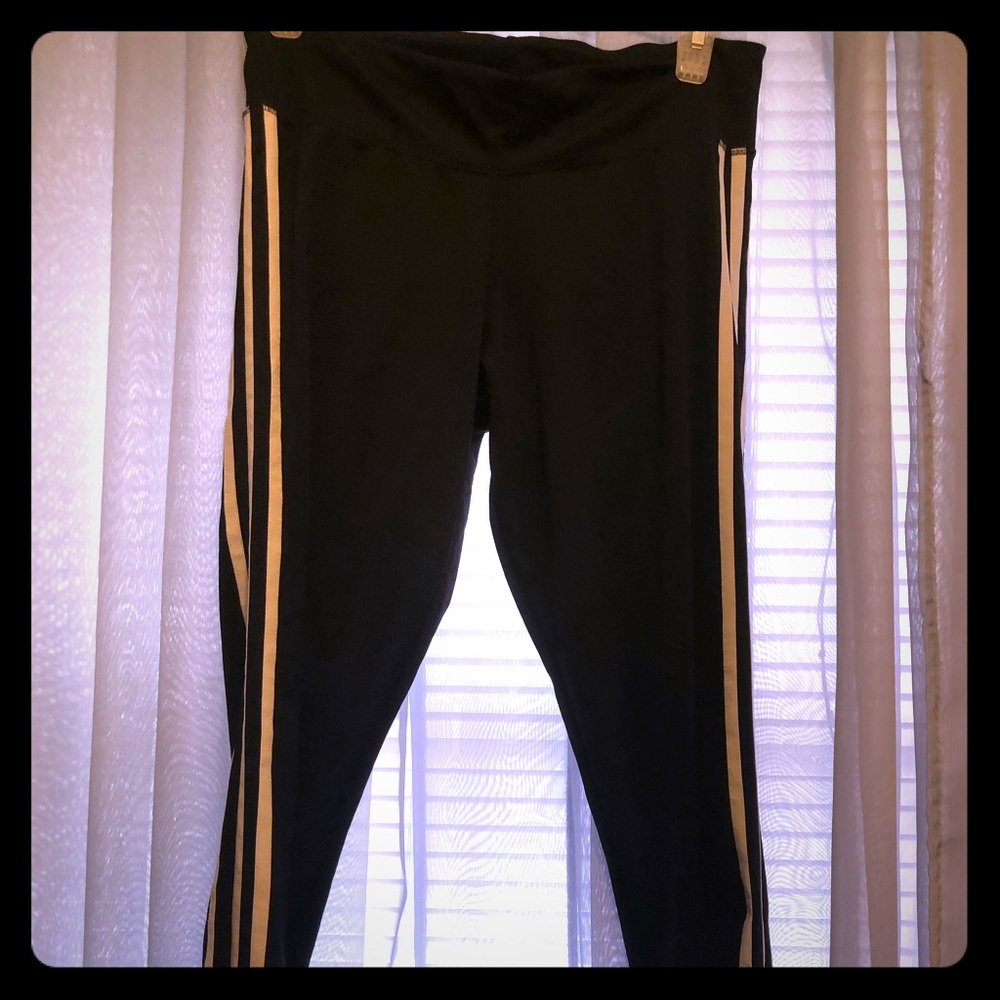 Women’s medium adidas  leggings